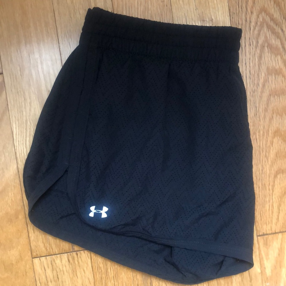 Underarmour shorts (lined) - size medium
